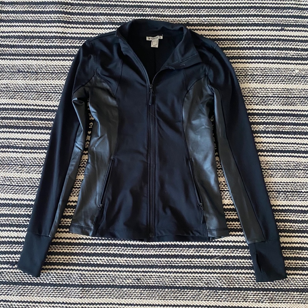 Black zip up fitness jacket